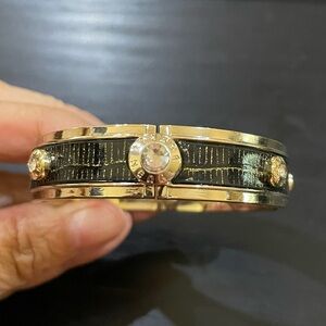 NWOT HENRI BENDEL Elegant Black and Gold Bracelet